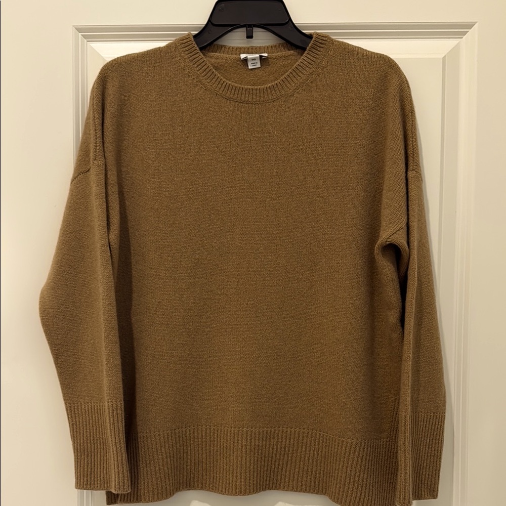 Cuyana Cashmere sweater